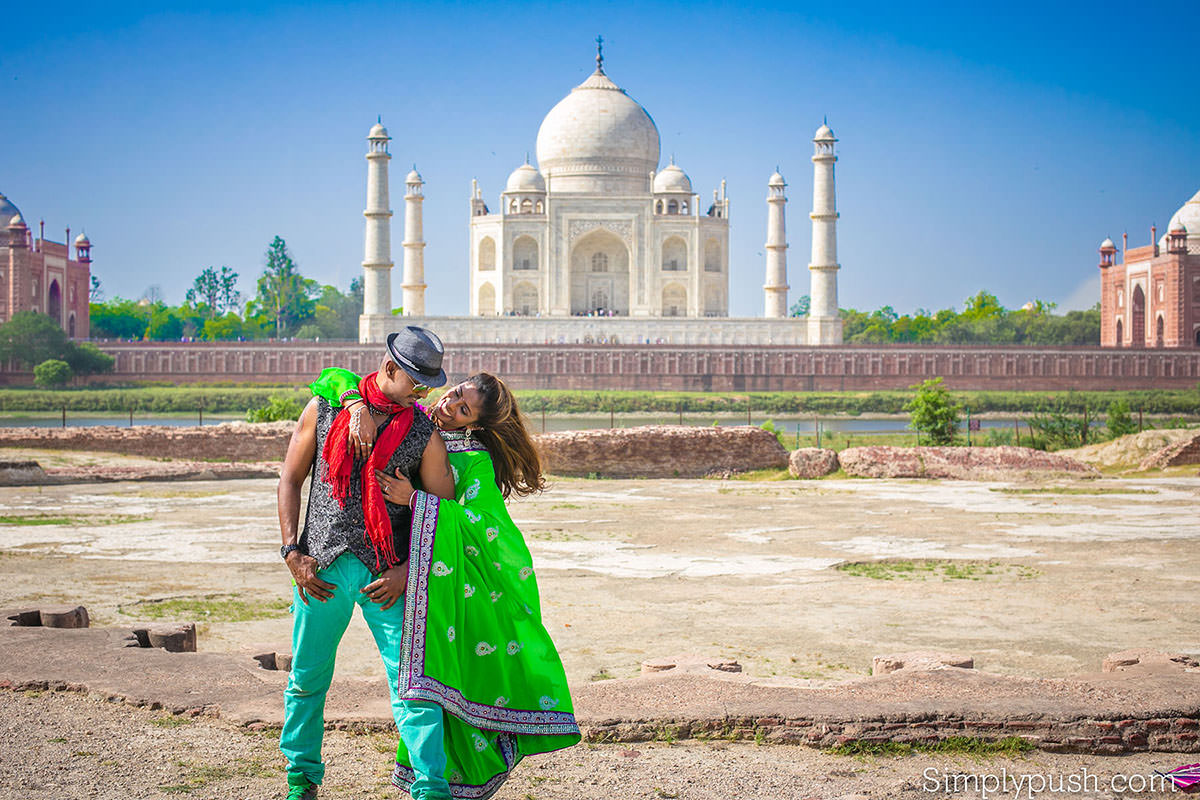 taj-mahal-india-photography-pic-of-couple